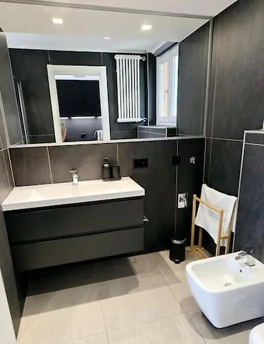 Luxurious 1,5 With Parking Near Center